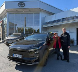 Viitasaaren Kartanokodit Oy:lle ammattikäyttöön uusi erittäin tilava sähköinen bZ4X Touring!